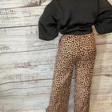 Load image into Gallery viewer, All Eyes On Me Leopard Pants
